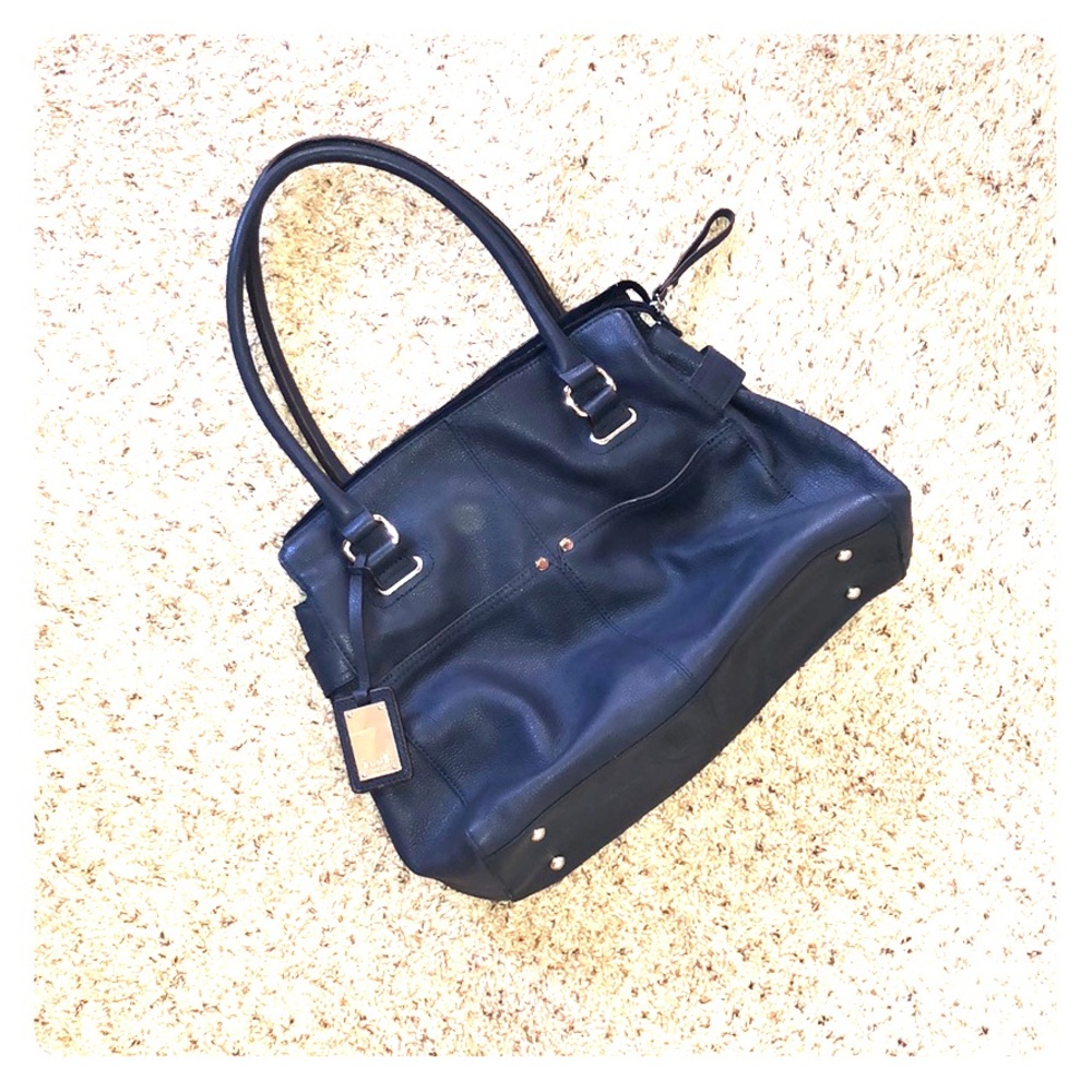 Beautiful, spacious shoulder bag